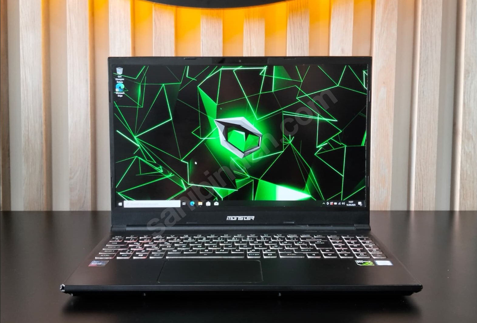 MONSTER ABRA A5/İ7 9750H CPU/GTX 1650 E.K/8GB RAM/512GB SSD