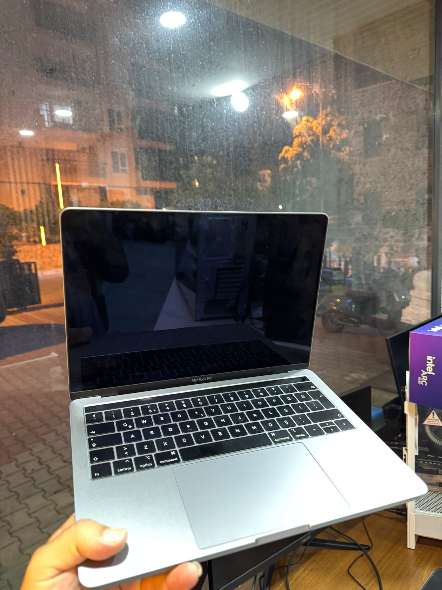 APPLE MACBOOK PRO 2019