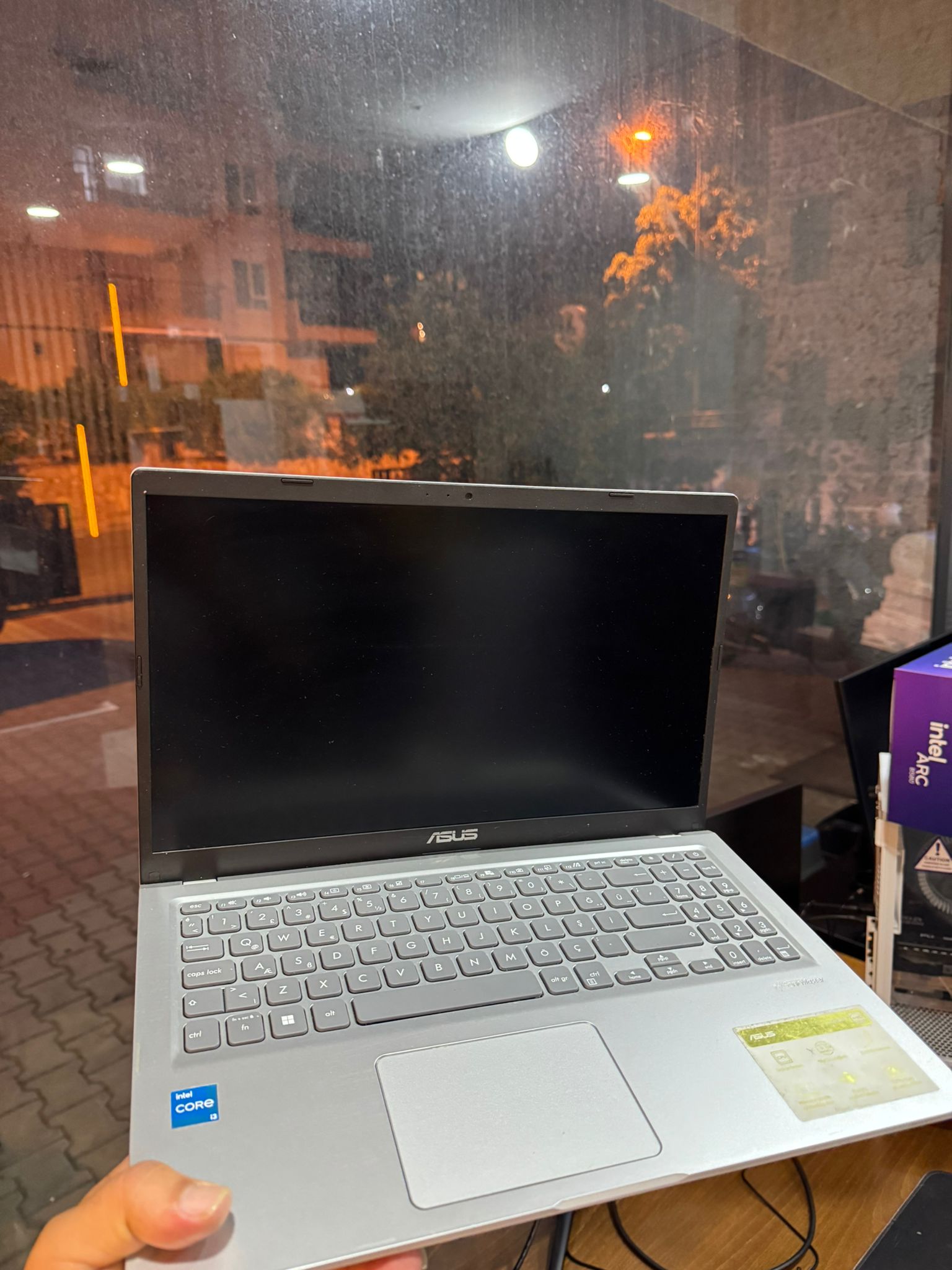 ASUS VIVOBOOK LAPTOP
