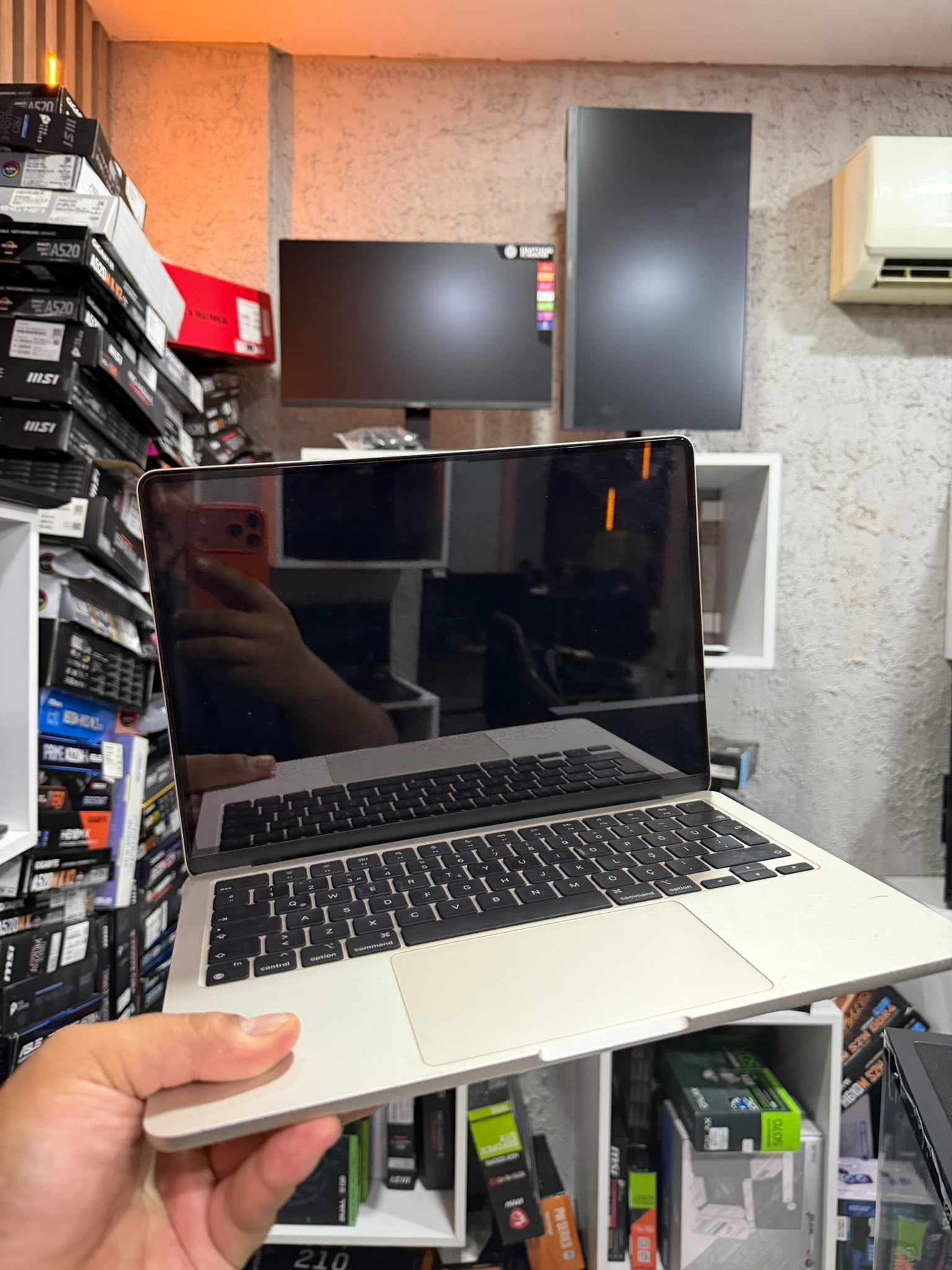 MACBOOK AİR M2 