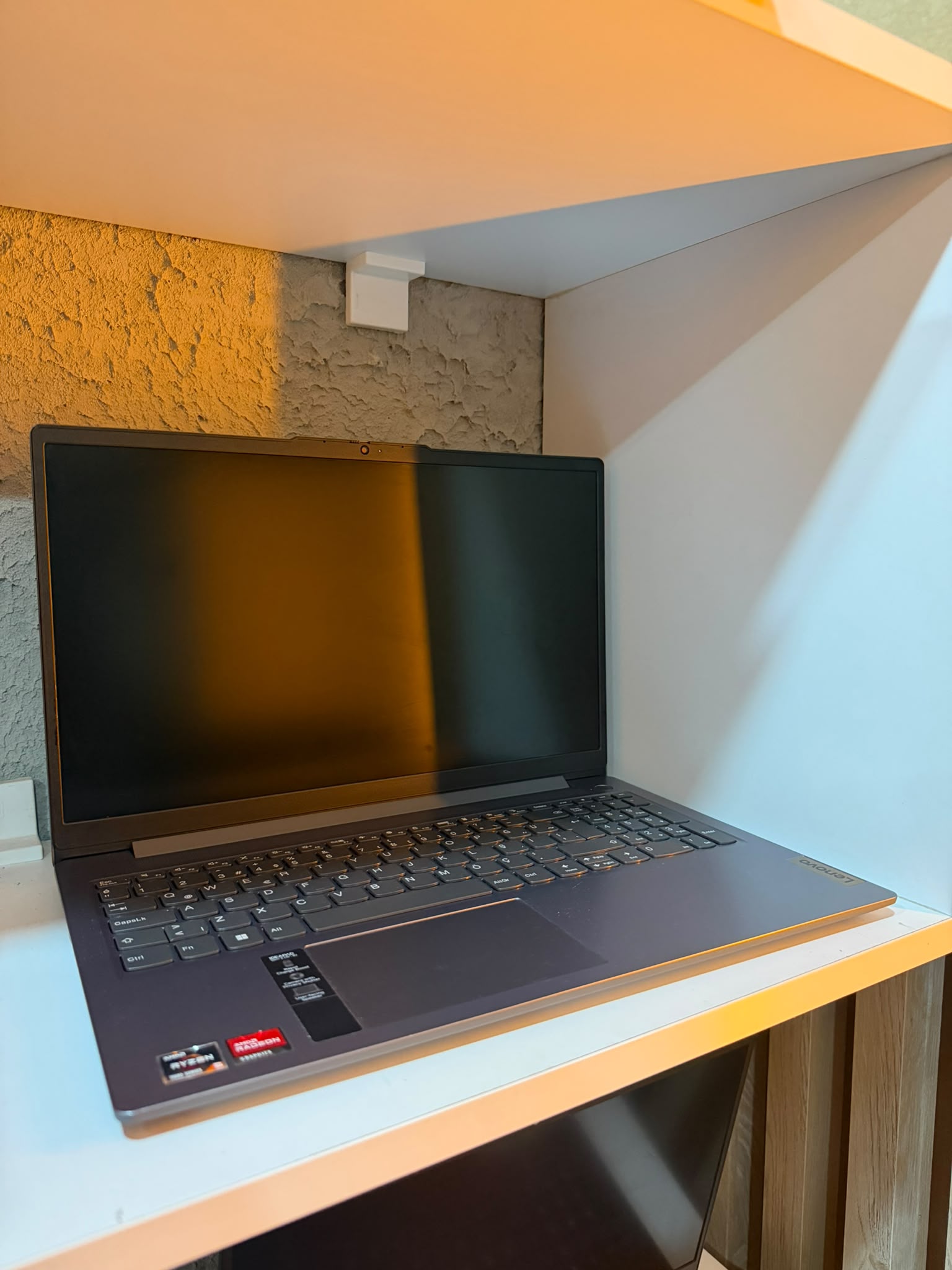 LENOVO IDEAPAD SLIM 1 LAPTOP