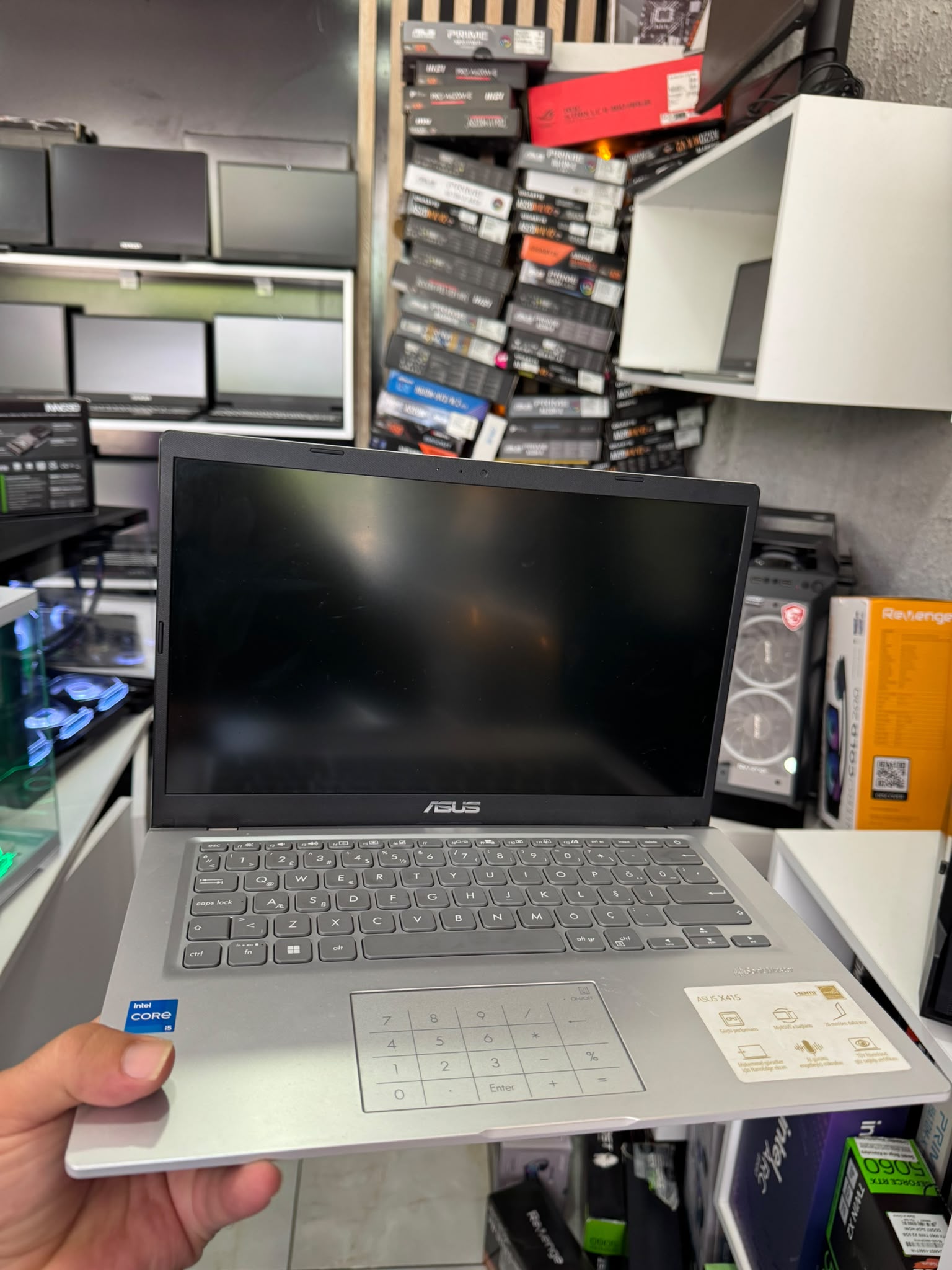 Asus X415 